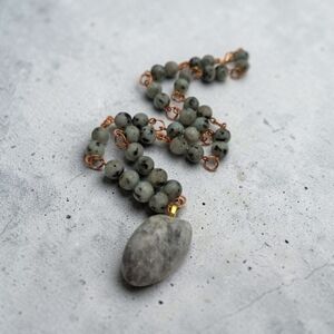 Handmade Elegant Gray Picture Jasper Beaded Necklace